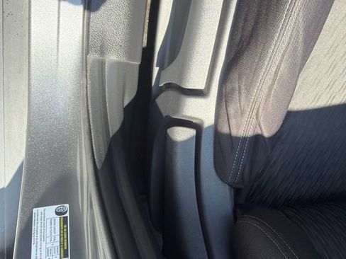 Used 2018 Nissan Rogue S AWD/4WD image 24