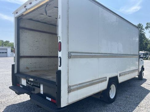 Used 2012 Ford E-350 and Econoline 350 Super Duty w/ Payload Pkg RWD image 2
