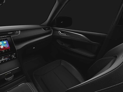 New 2025 Jeep Grand Cherokee Altitude image 7