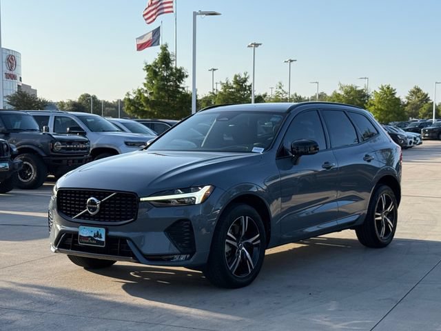 Used 2022 Volvo XC60 B5 R-Design FWD image 9