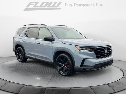 Used 2025 Honda Pilot Black Edition image 1