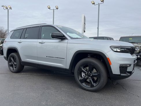 New 2025 Jeep Grand Cherokee L Limited w/ Black Appearance Package image 50