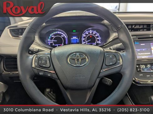 Used 2016 Toyota Avalon Limited image 18