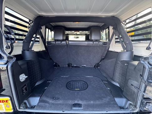 Used 2015 Jeep Wrangler Unlimited Sahara w/ Dual Top Group image 29