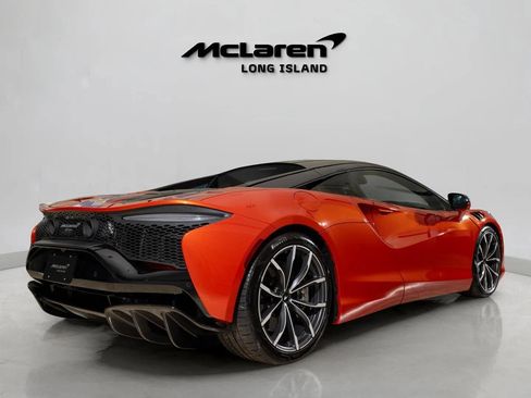 Used 2023 McLaren Artura image 4