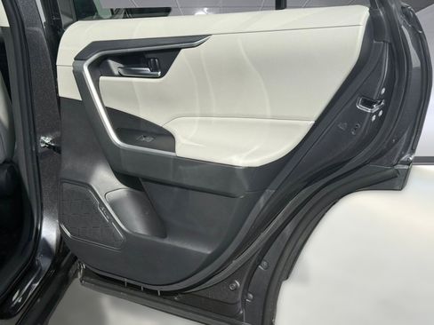 Used 2025 Toyota RAV4 XLE Premium image 29