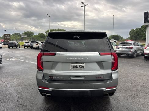 Used 2025 GMC Yukon Denali w/ LPO, Floor Liner Package AWD/4WD image 6