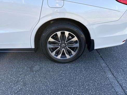 Certified 2024 Honda Odyssey EX-L image 13