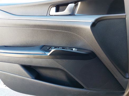 Used 2022 Kia K5 LXS image 30