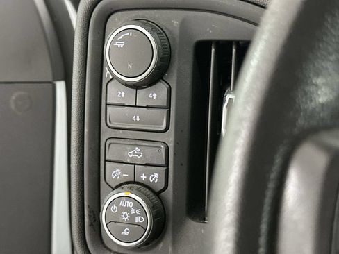 Used 2020 Chevrolet Silverado 2500 Custom w/ Custom Value Package AWD/4WD image 38