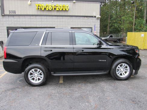 Used 2018 Chevrolet Tahoe LT image 2