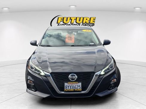 Used 2019 Nissan Altima 2.5 SV FWD image 2