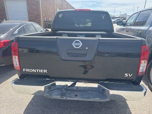 Used 2011 Nissan Frontier SV image 5