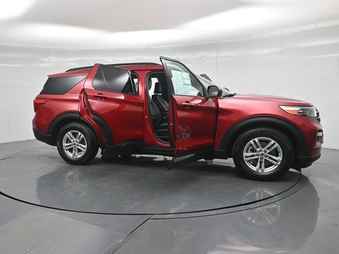 Certified 2021 Ford Explorer XLT image 33