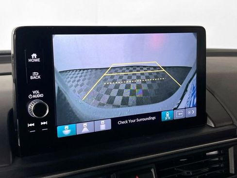 Used 2024 Honda Pilot Touring image 14