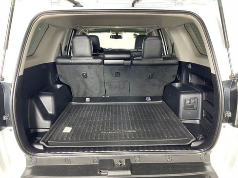 Used 2018 Toyota 4Runner SR5 Premium AWD/4WD image 19