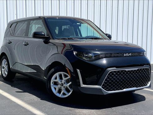 Used 2023 Kia Soul LX w/ Option Group 015 FWD image 30