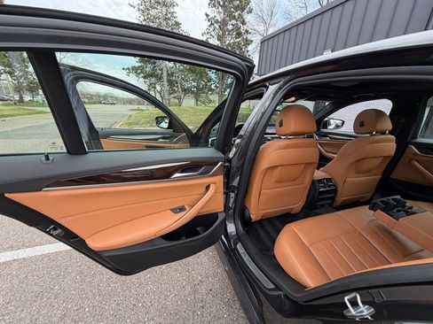 Used 2020 BMW 540i xDrive w/ M Sport Package image 18