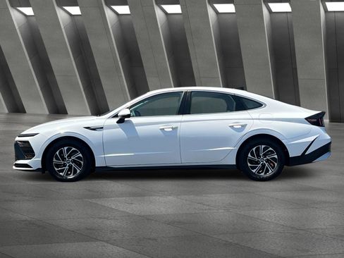 Used 2026 Hyundai Sonata Blue FWD image 7