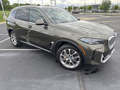 Used 2025 BMW X5 xDrive50e w/ Parking Assistance Package AWD/4WD image 26