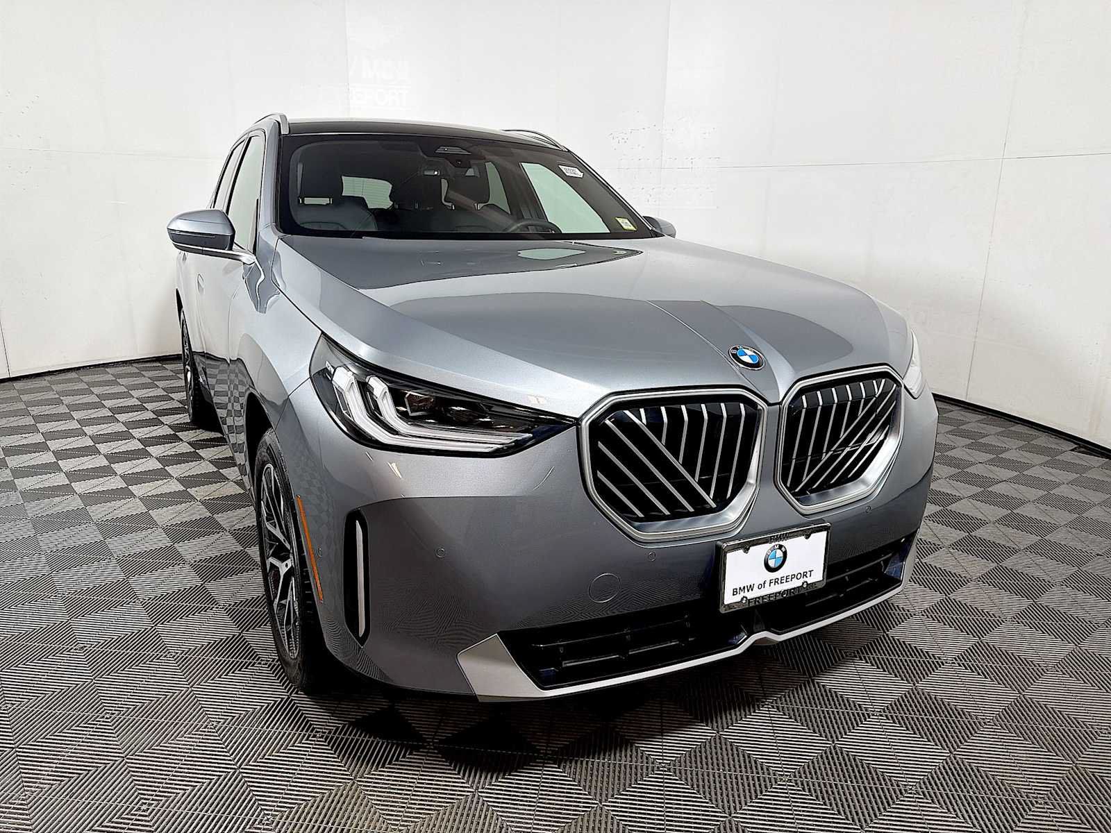 Used 2026 BMW X3 xDrive30i w/ Convenience Package AWD/4WD image 2