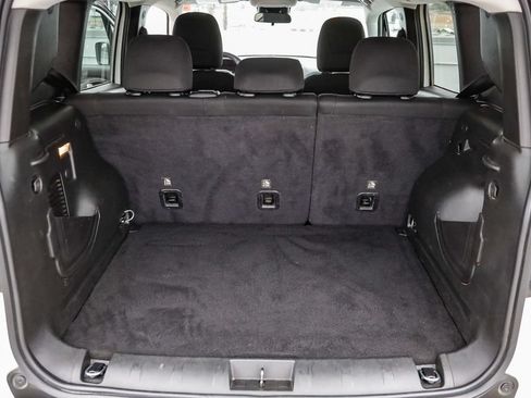 Used 2023 Jeep Renegade Latitude AWD/4WD image 30