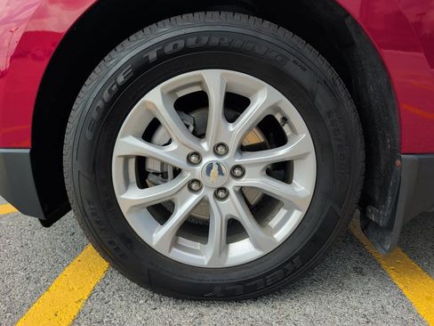 Used 2019 Chevrolet Equinox LT w/ Driver Convenience Package FWD image 4