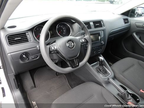 Used 2016 Volkswagen Jetta S FWD image 10