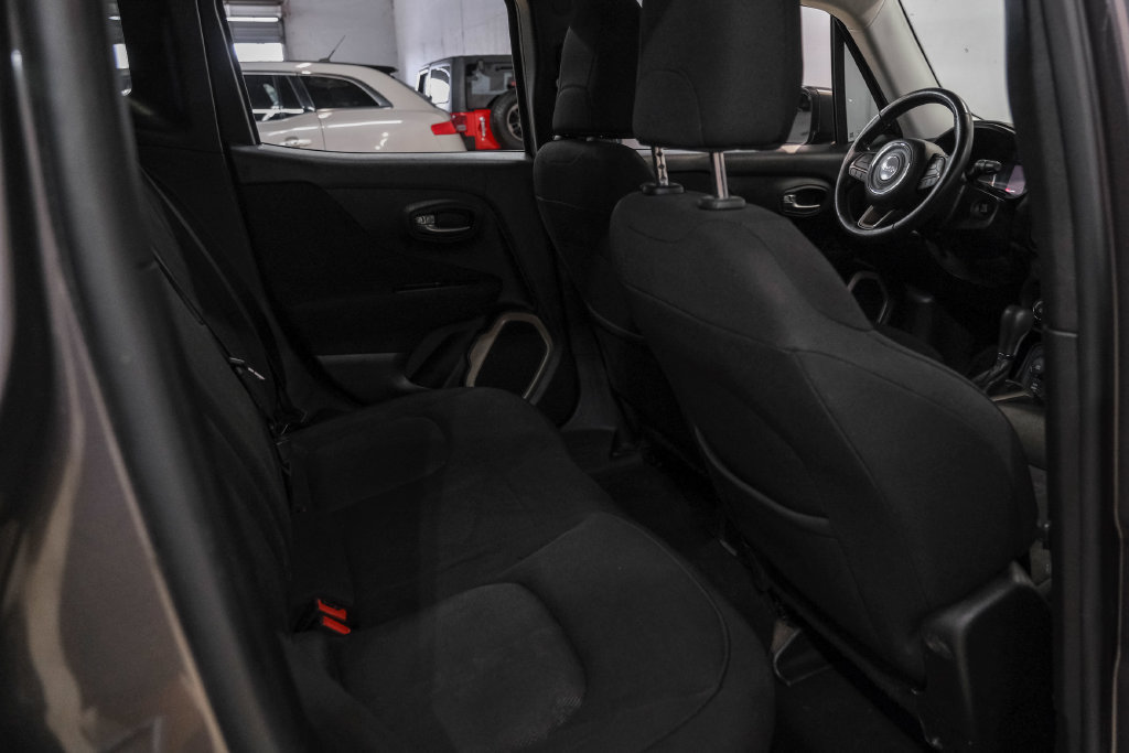 Used 2017 Jeep Renegade Latitude w/ Cold Weather Group AWD/4WD image 35