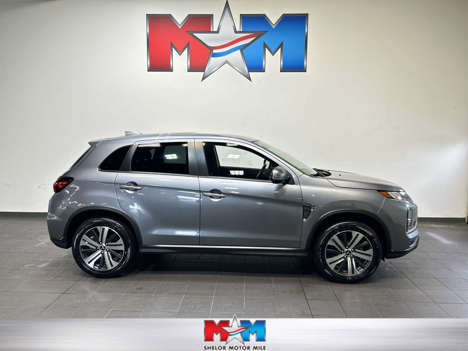 Used 2024 Mitsubishi Outlander Sport SE AWD/4WD image 1