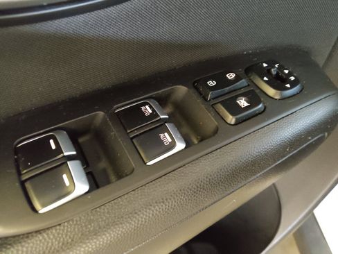 Used 2019 Kia Soul + FWD image 27