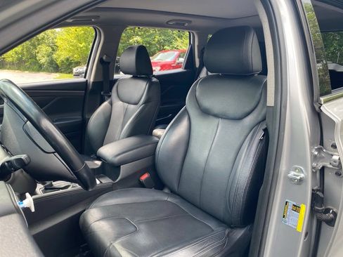 Used 2020 Hyundai Santa Fe SEL w/ Convenience + Premium Package AWD/4WD image 16