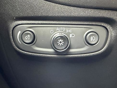 Used 2021 Chevrolet Equinox LT w/ Driver Convenience Package image 22