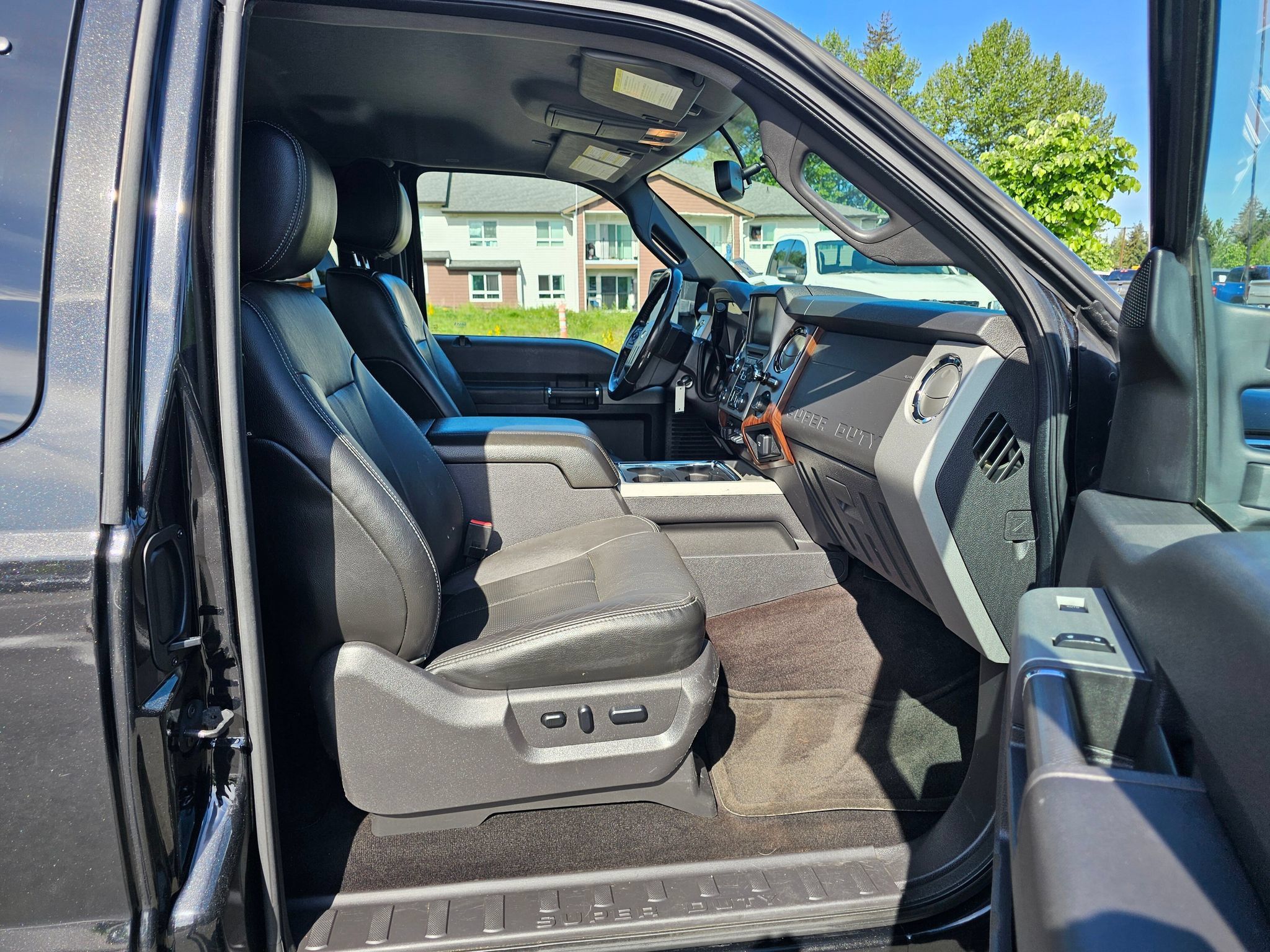 Used 2015 Ford F250 Lariat w/ Lariat Interior Package AWD/4WD image 35