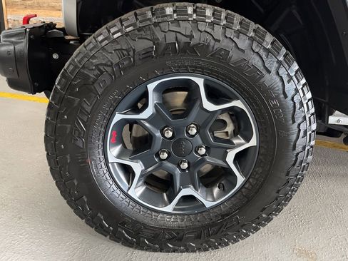 Used 2023 Jeep Gladiator Rubicon w/ Cold Weather Group image 5