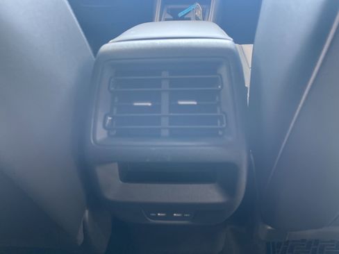 New 2026 Volkswagen Tiguan SE image 38