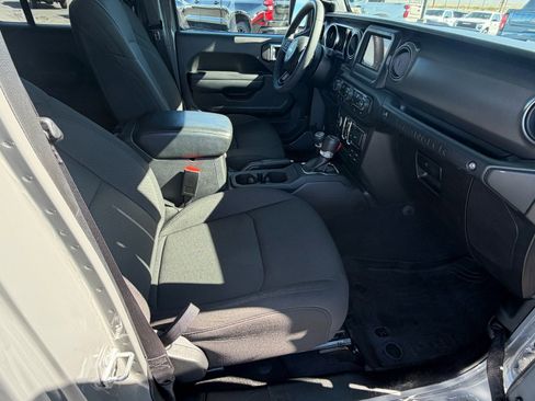 Used 2023 Jeep Wrangler Unlimited Sport image 19