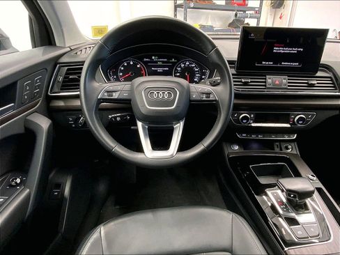 Certified 2023 Audi Q5 2.0T Premium w/ Convenience Package AWD/4WD image 4