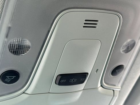 Used 2017 Toyota Prius Three FWD image 21