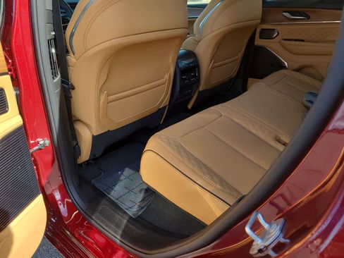 New 2026 Jeep Grand Cherokee Summit w/ Obsidian Package image 20