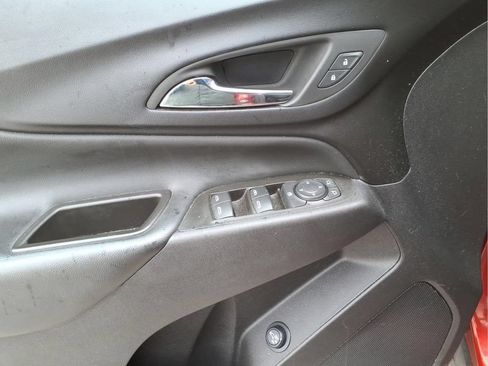 Used 2024 Chevrolet Equinox LT FWD image 11