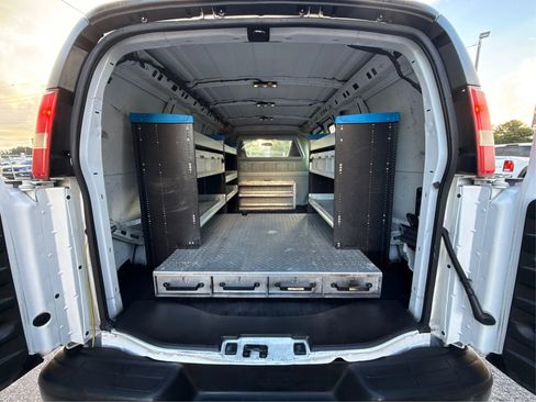 Used 2016 GMC Savana 2500 image 12