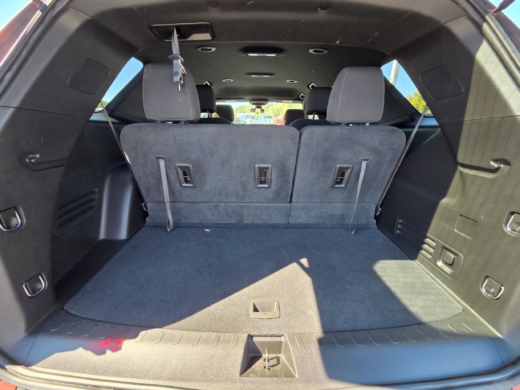 Used 2023 Chevrolet Traverse LT FWD image 33