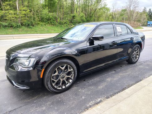 Certified 2016 Chrysler 300 S w/ 300S Premium Group AWD/4WD image 4