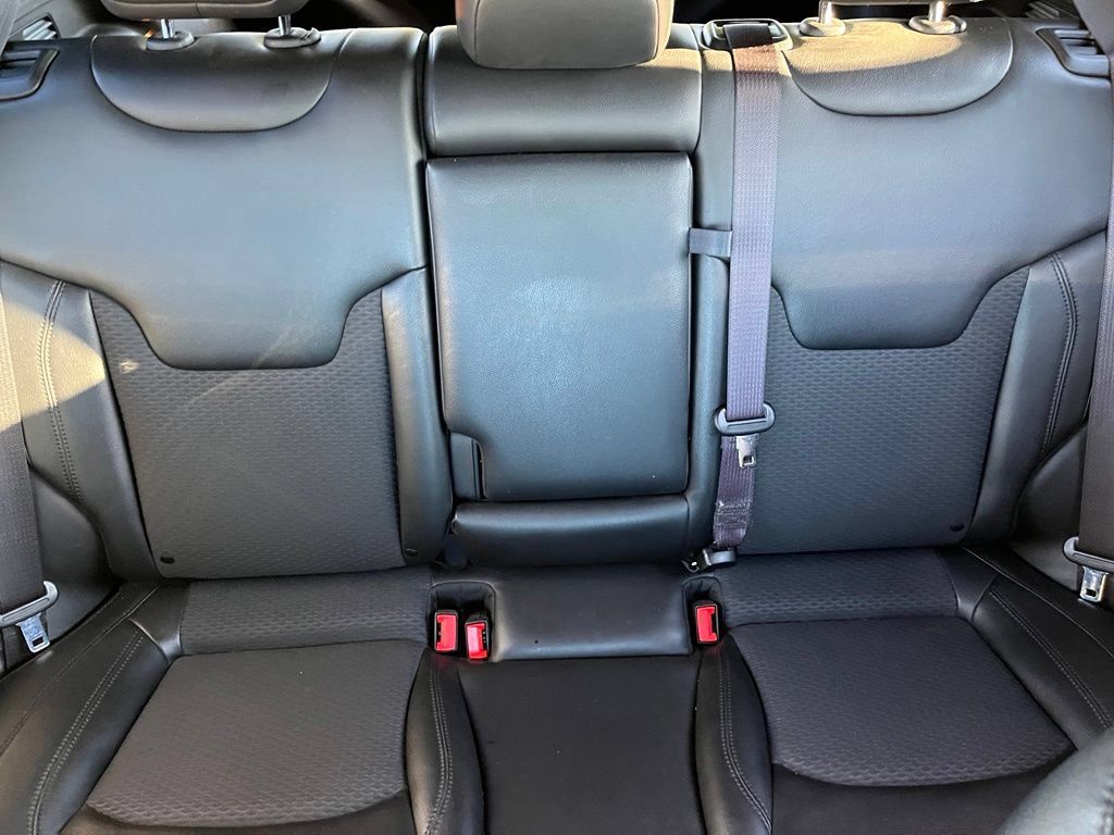 Used 2022 Jeep Compass Latitude w/ Convenience Group FWD image 16