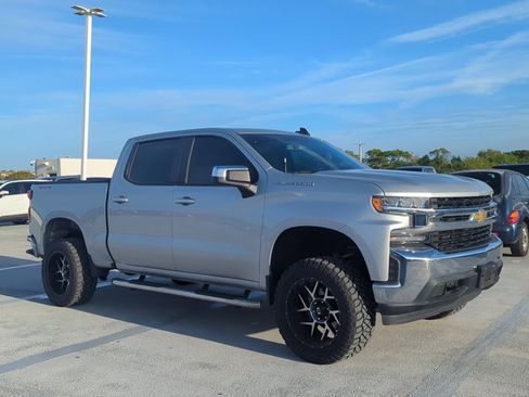 Used 2022 Chevrolet Silverado 1500 LT image 3