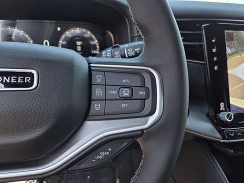 New 2026 Jeep Grand Wagoneer L Limited w/ Premium Group II AWD/4WD image 22