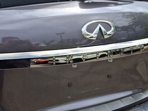 Used 2024 INFINITI QX80 Sensory image 32
