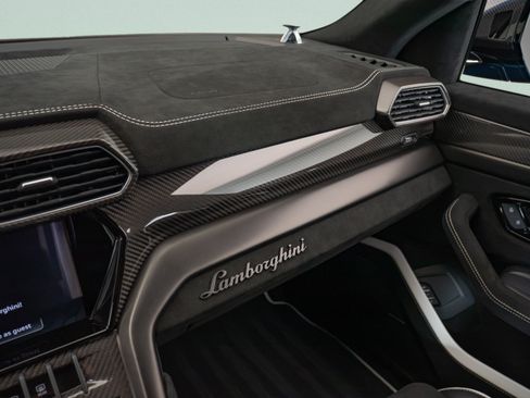 Used 2024 Lamborghini Urus Performante AWD/4WD image 17