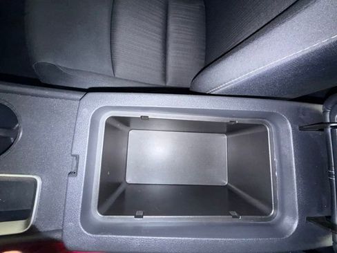 Used 2025 Nissan Altima 2.5 SV FWD image 32